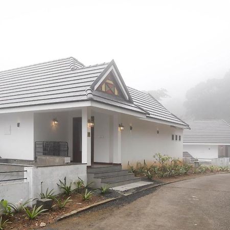 Wild Planet Jungle Resort Devāla Buitenkant foto